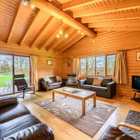 בקתה Pinecroft אינגלטון