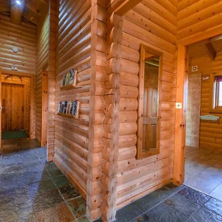 Pinecroft בקתה *