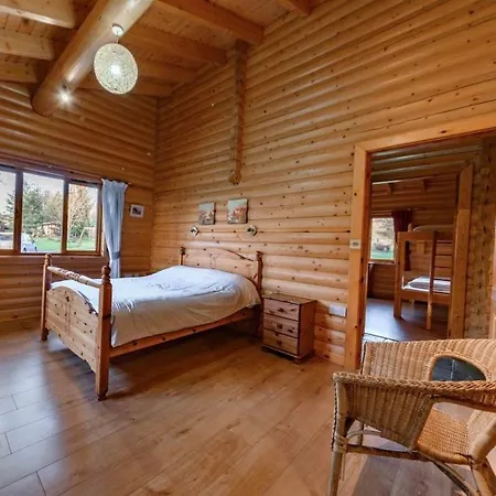 シャレー Pinecroft