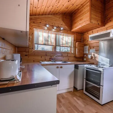 Pinecroft イングルトン